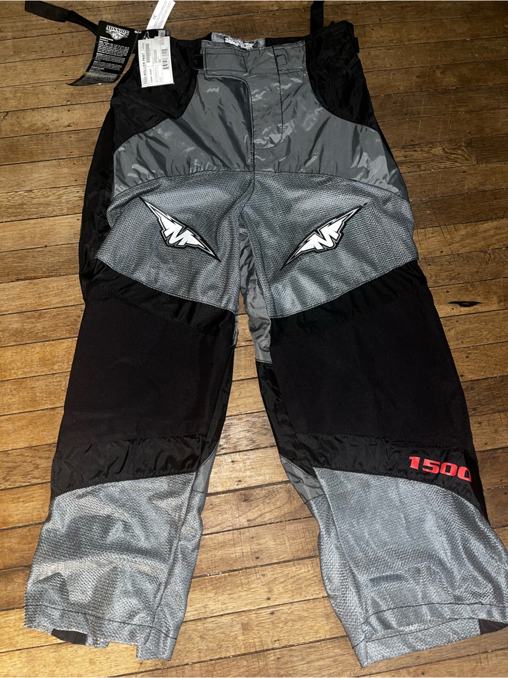 Mission Helium 1500 Roller Inline Hockey Pants Small 30x32 Charcoal Black NWT